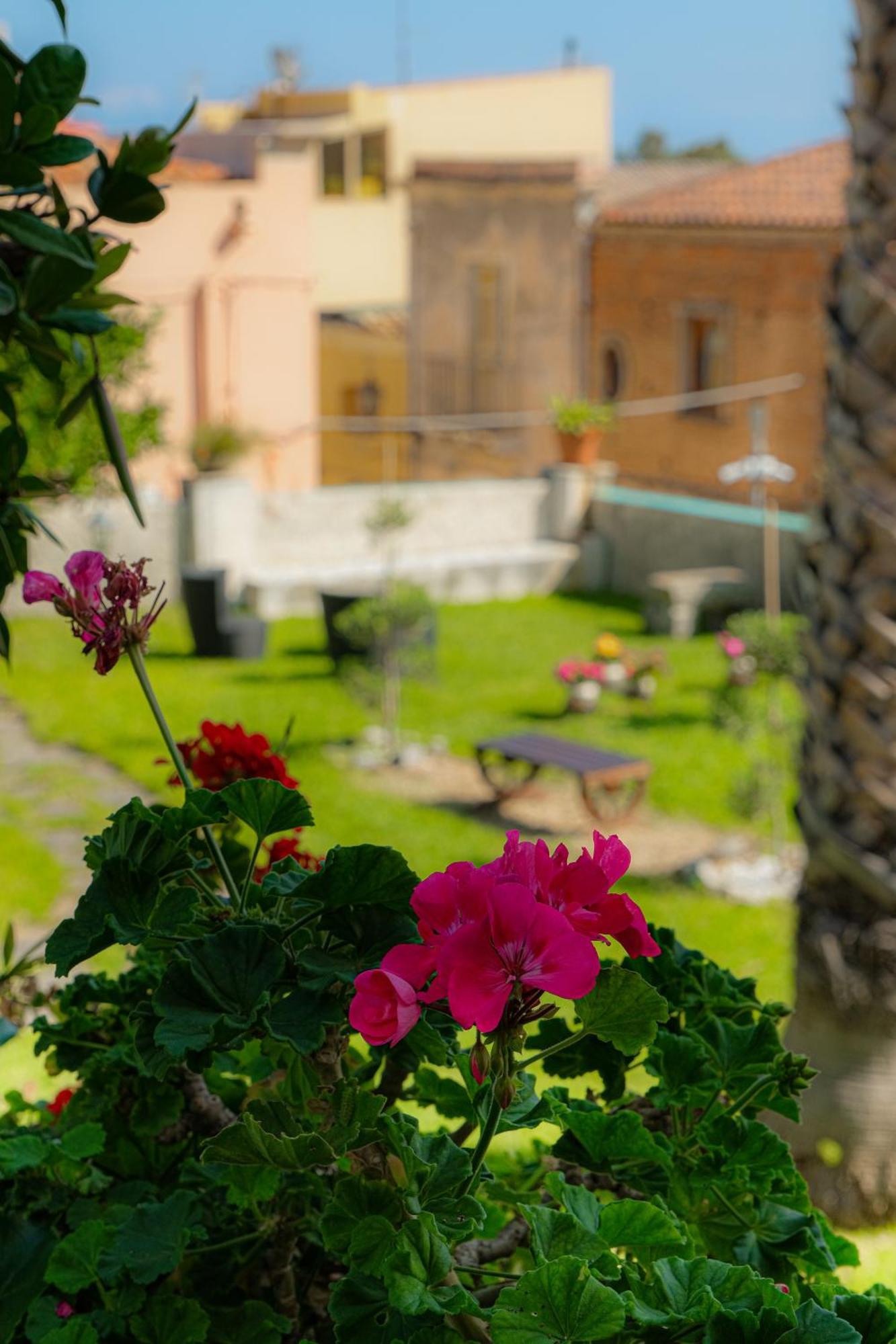 L'Antico Borgo Bed & Breakfast Milazzo Exterior photo